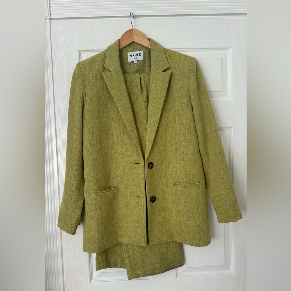 NA-KD Blazer and Pants Set. Chartreuse color.